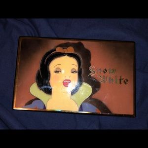 Snow White Limited Edition Eyeshadow Palette